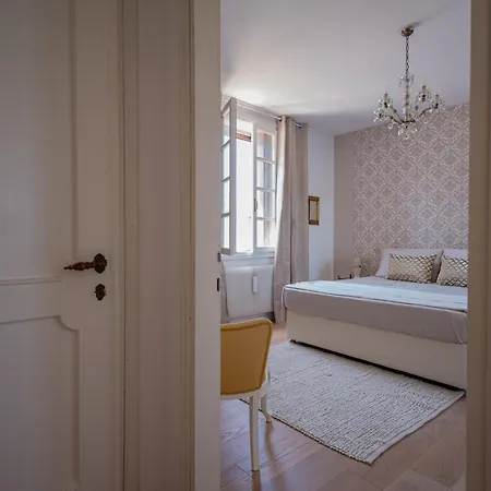 Casa Camelia With A Private Terrace Near Venice