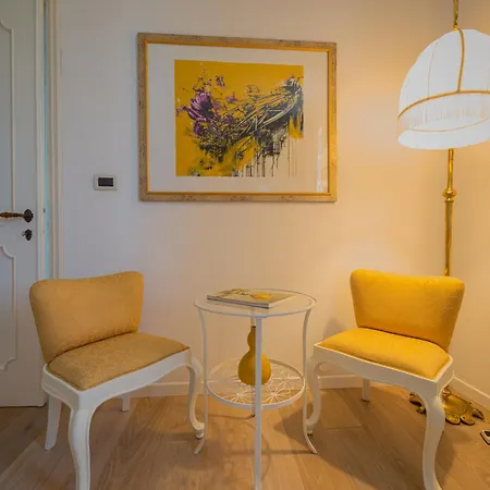 Casa Camelia With A Private Terrace Near Venice